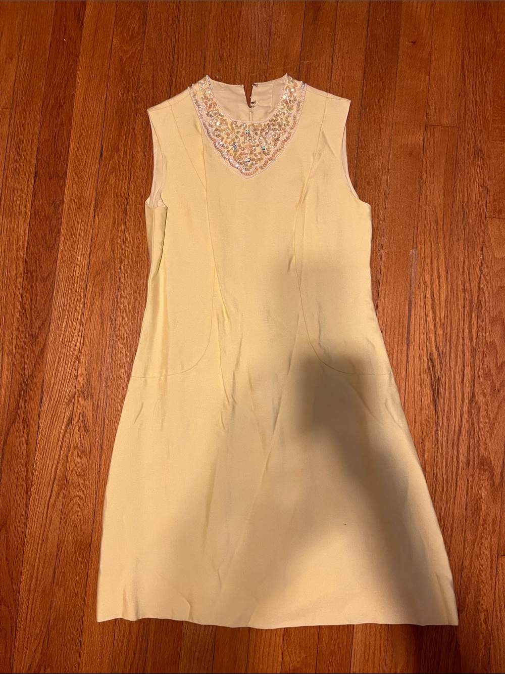 Vintage Sleeveless Embellished Neck Butter Yellow Shift Dress size 4-6